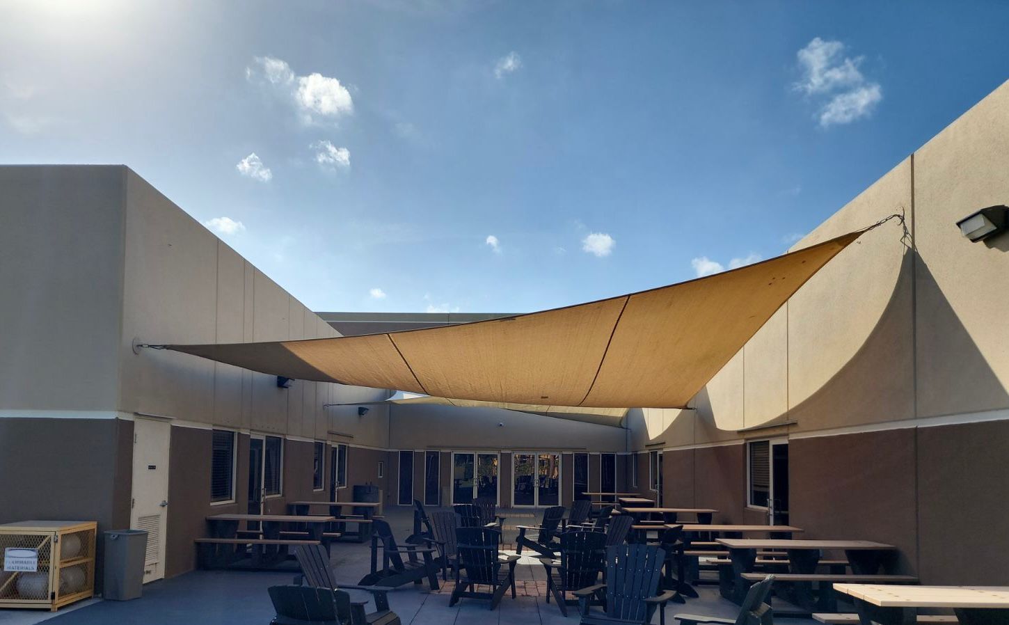 Toldo Vela a Medida | Sombra Exterior Moderna y Decorativa