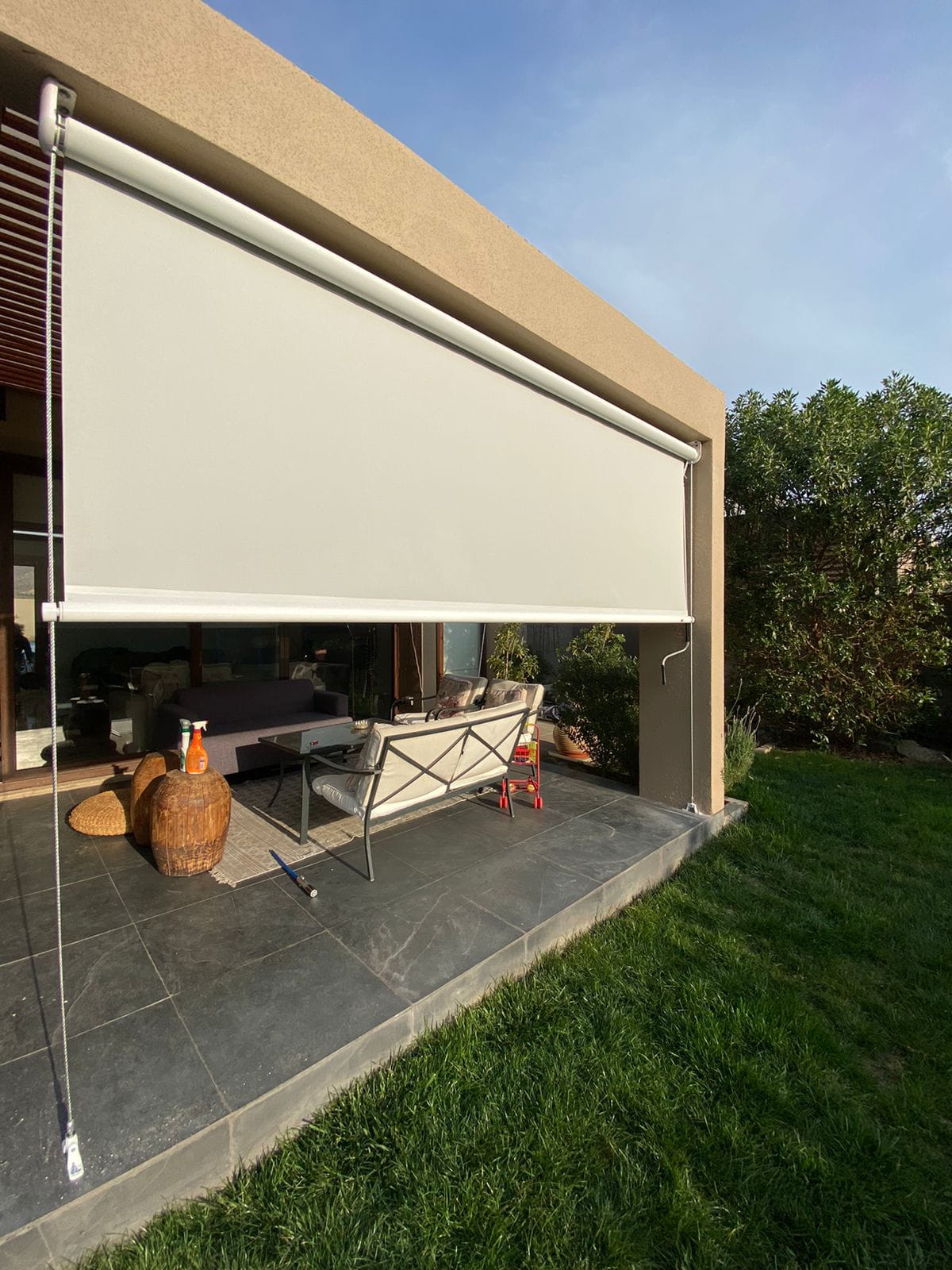 Toldo Vertical con Manivela Estándar Con Perfil| Protección Solar y Privacidad Exterior - Blanco / 250x250